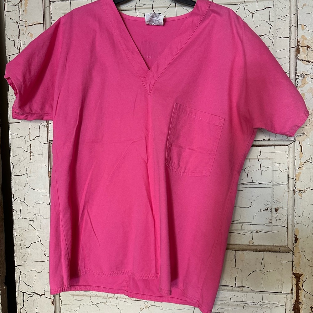 chic Hot Pink V-Neck Short Sleeve Scrub Top with Chest Pocket